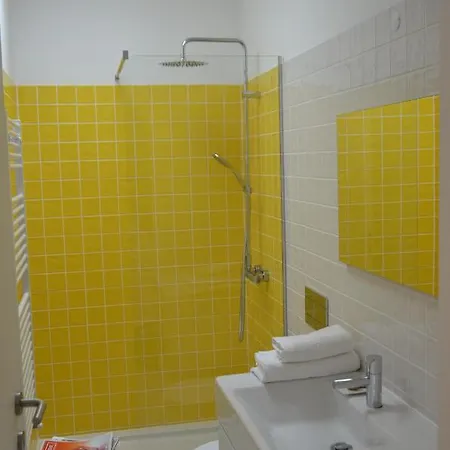 Jenny&carmie Town House