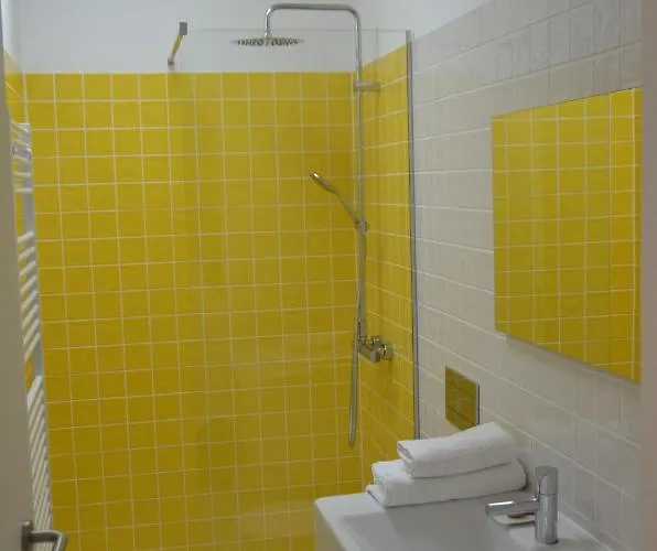 Jenny And Carmie Town House